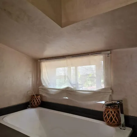 아파트 Seabreeze Carihuela Sea View Apartment With Terrace Near The Beach 토레몰리노스